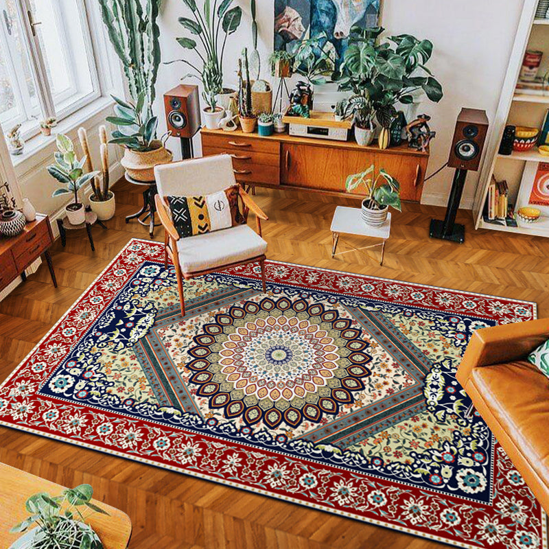 Red Tone Vintage Area Rug Polyester Ethnic Print Rug Non-Slip Backing Indoor Rug for Living Room