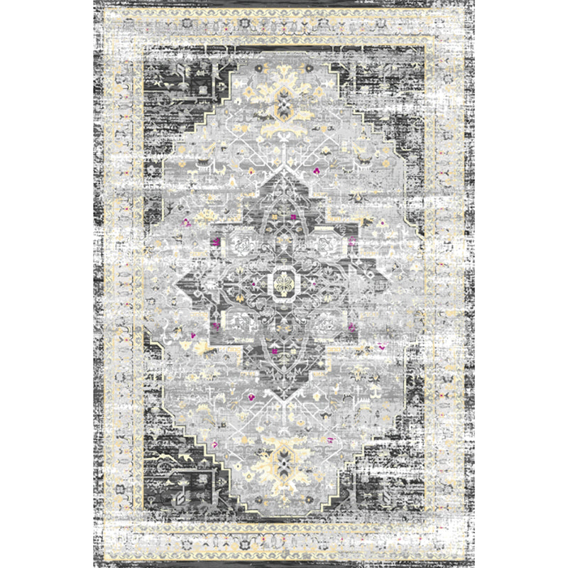 Antique Medallion Carpet White Tone Polyester Rug Non-Slip Backing Carpet for Home Decoration