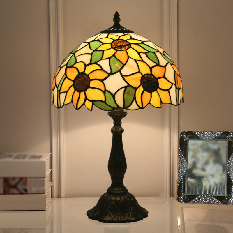 Lámpara de noche de sunflower de estilo tiffany 1 cabezal de arte de arte de vidrio lámpara de mesa de vidrio en amarillo