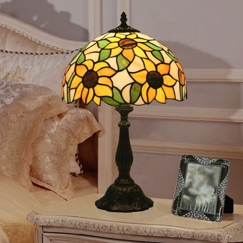 Tiffany Style Sunflower Nightstand Lamp 1 Head Art Glass Night Table Lamp in Yellow