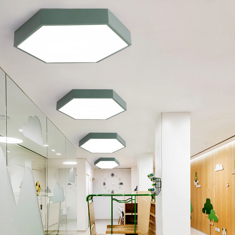 Moderne Creatieve Hexagon LED Plafond Licht Gelakte Ijzer Macaron Flush Mount met Acryl Shade