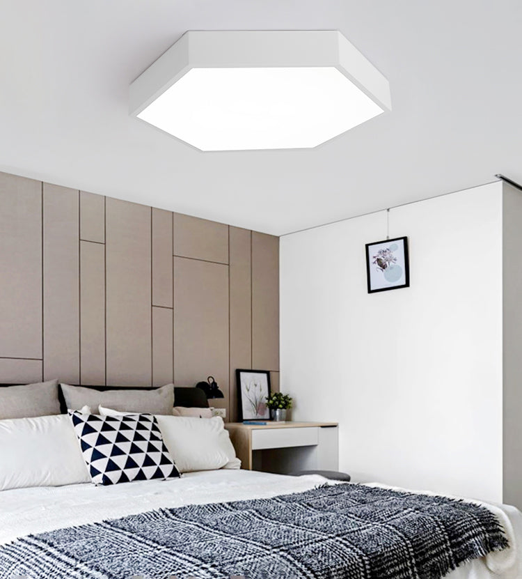 Moderne Creatieve Hexagon LED Plafond Licht Gelakte Ijzer Macaron Flush Mount met Acryl Shade