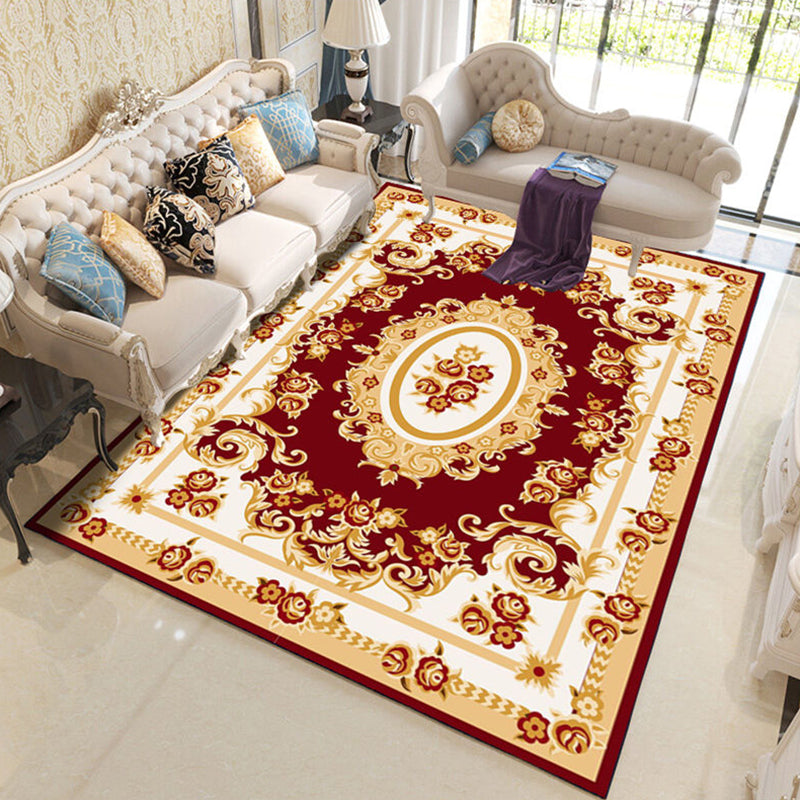 Red Tone Retro Indoor Rug Polyester European Print Rug Non-Slip Backing Indoor Rug for Living Room