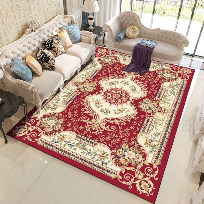 Red Tone Retro Indoor Rug Polyester European Print Rug Non-Slip Backing Indoor Rug for Living Room