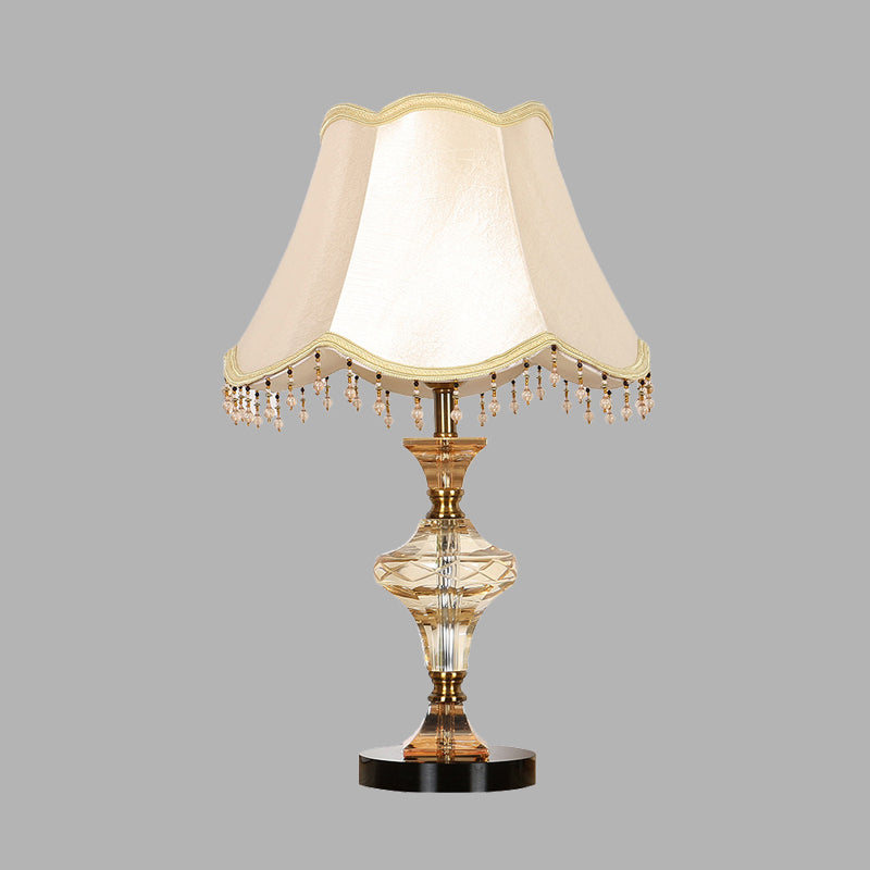 Lámpara de noche de tela de campana con paneles 1 Luz de dormitorio ligero Luz nocturna en beige con drapeado de cristal