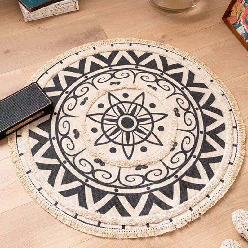 Creative Graphic Design Rug Aesthetic Round Carpet with Fringe Cotton Blend Rug for Home Decor