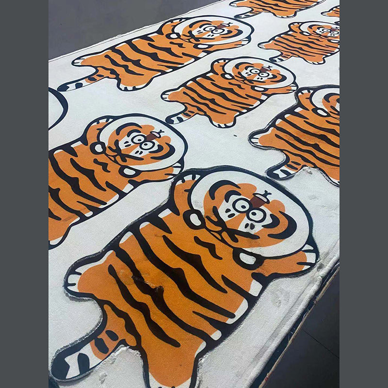 Orangefarbener Tiger Musterbereich Teppich Polyester Fläche Teppich nicht rutschfestem Rückenteppich für Wohnzimmer