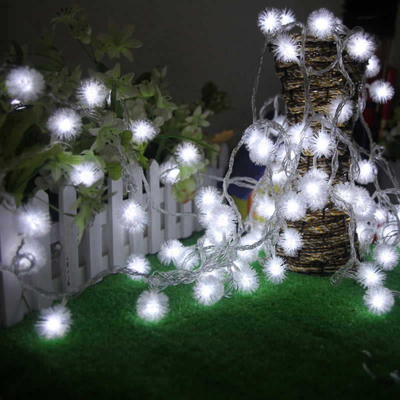 White Pompom LED String Light Modernism Plastic Solar Festive Light for Outdoor