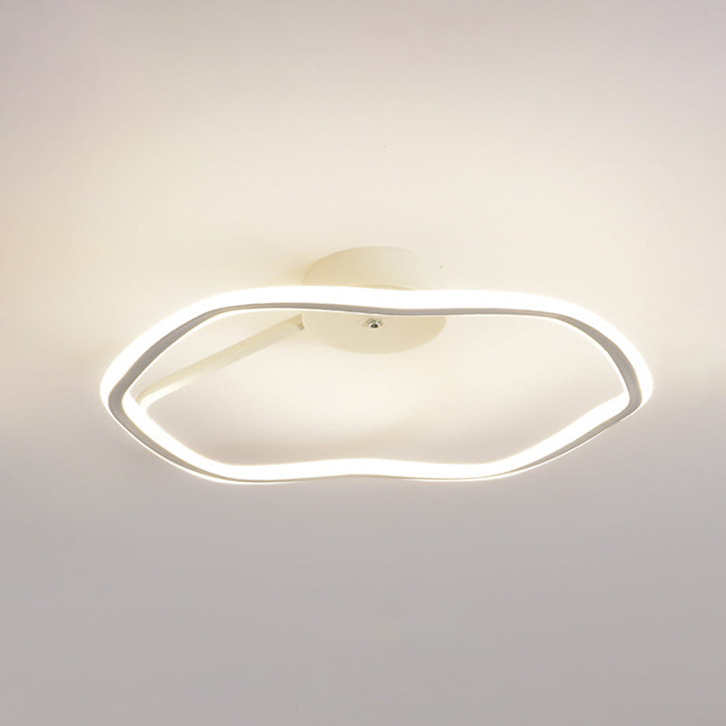 Metallminimalismus 1-Licht-Flush-Halter-Lampe Lineares Spülen Deckenlicht für Schlafzimmer