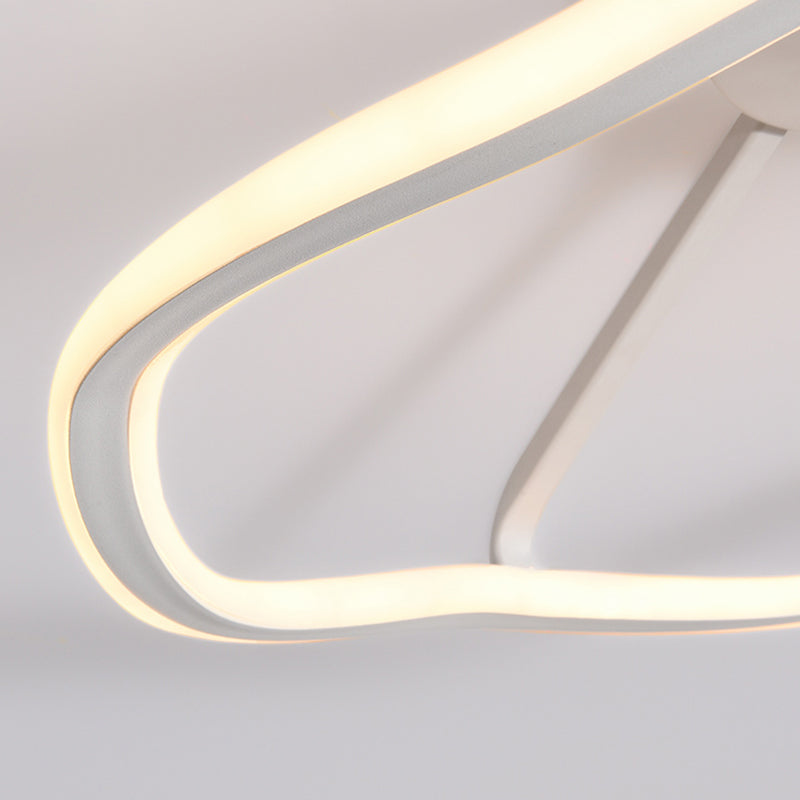 Metallminimalismus 1-Licht-Flush-Halter-Lampe Lineares Spülen Deckenlicht für Schlafzimmer