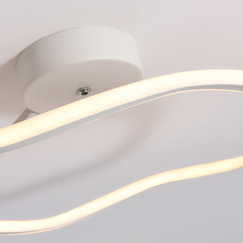 Metallminimalismus 1-Licht-Flush-Halter-Lampe Lineares Spülen Deckenlicht für Schlafzimmer