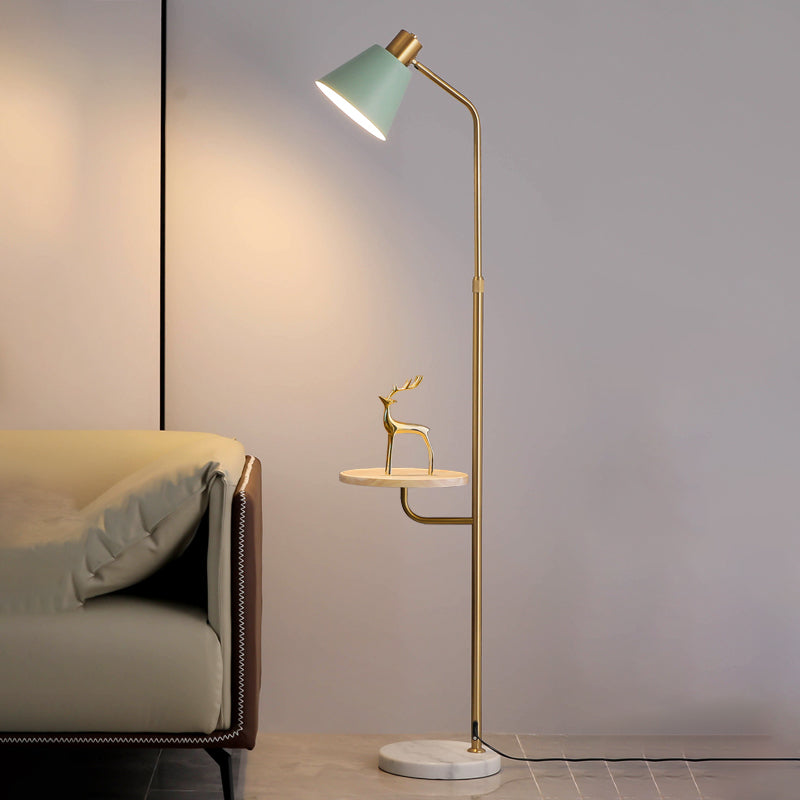 Minimalistische konische Schattenstock-Lampe Metall 1-Licht Wohnzimmer stehende Licht