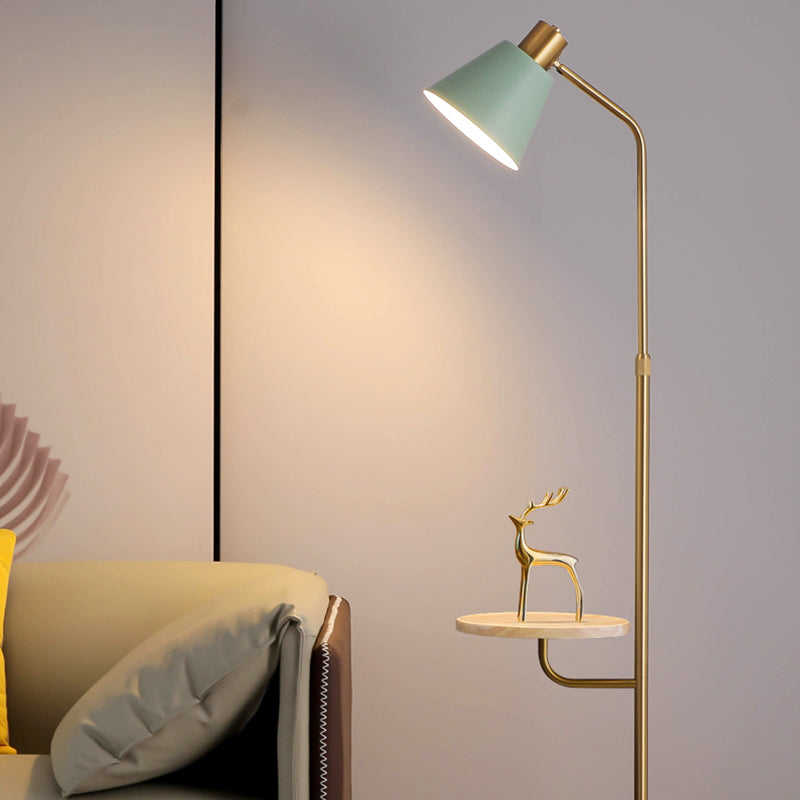 Minimalistische konische Schattenstock-Lampe Metall 1-Licht Wohnzimmer stehende Licht