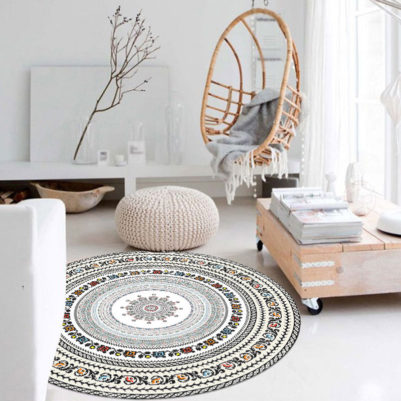 Round Ethnic Pattern Rug Polyester Antique Indoor Carpet Stain Resistant Area Rug for Living Room