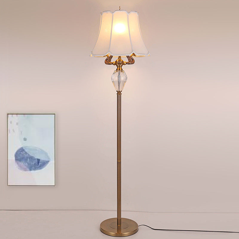 Witte klokvormige vloer leeslicht minimalisme stof 1 lichte slaapkamer staande lamp met kristal accent