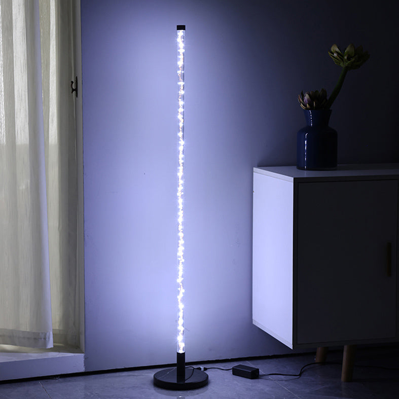 Simplicité lampadaire linéaire acrylique salon coin LED debout clair en noir