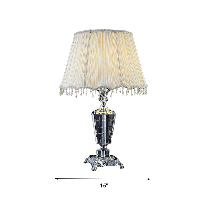 1 table de nuit en tissu léger clair d'empire blanc traditionnel lampe de nuit à chambre à coucher avec drapage en cristal