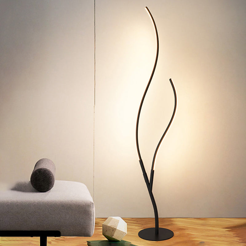 Curvaceous Floor Lamp Artistic Metal Living Room Led Standing Floor Lamp