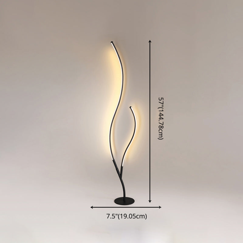 Curvaceous Floor Lamp Artistic Metal Living Room LED Standing Floor Lamp