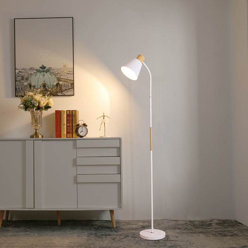 Lampada da pavimento cono moderno nordico 1 luce da pavimento in ferro battuto per soggiorno