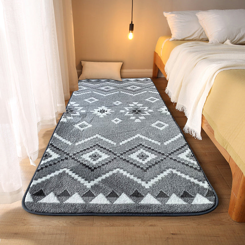 White Living Room Area Rug Graphic Pattern Polyester Area Carpet Anti-Slip Washable Rug