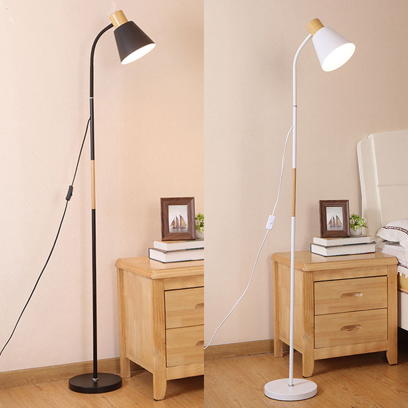 Lampada da pavimento del soggiorno conico Metallic Minimalista a bulbo singolo Luce