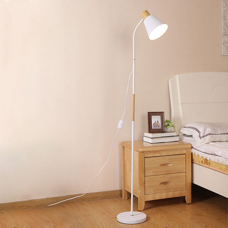 Lampada da pavimento del soggiorno conico Metallic Minimalista a bulbo singolo Luce