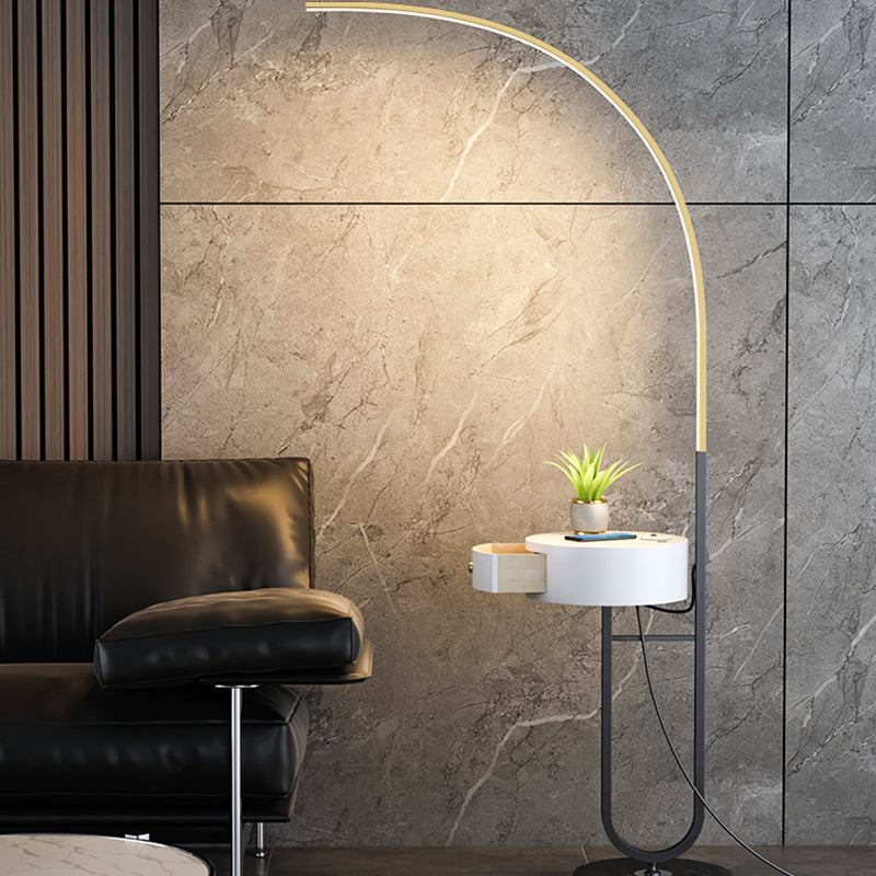 Nordische moderne LED-Stehlampe 1-Licht Metallbodenlicht für Wohnzimmer