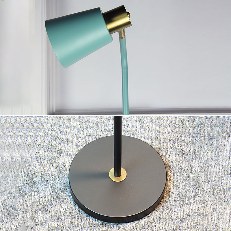 Makkaronfarbe verjüngter Stehlampe Minimalist 1 Glühmetallbodenlicht für Wohnzimmer