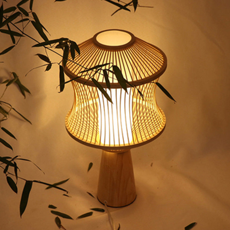 Lampe à tâche conique bois japonais 1 tête de bureau beige de tête avec panier à la teinte en bambou