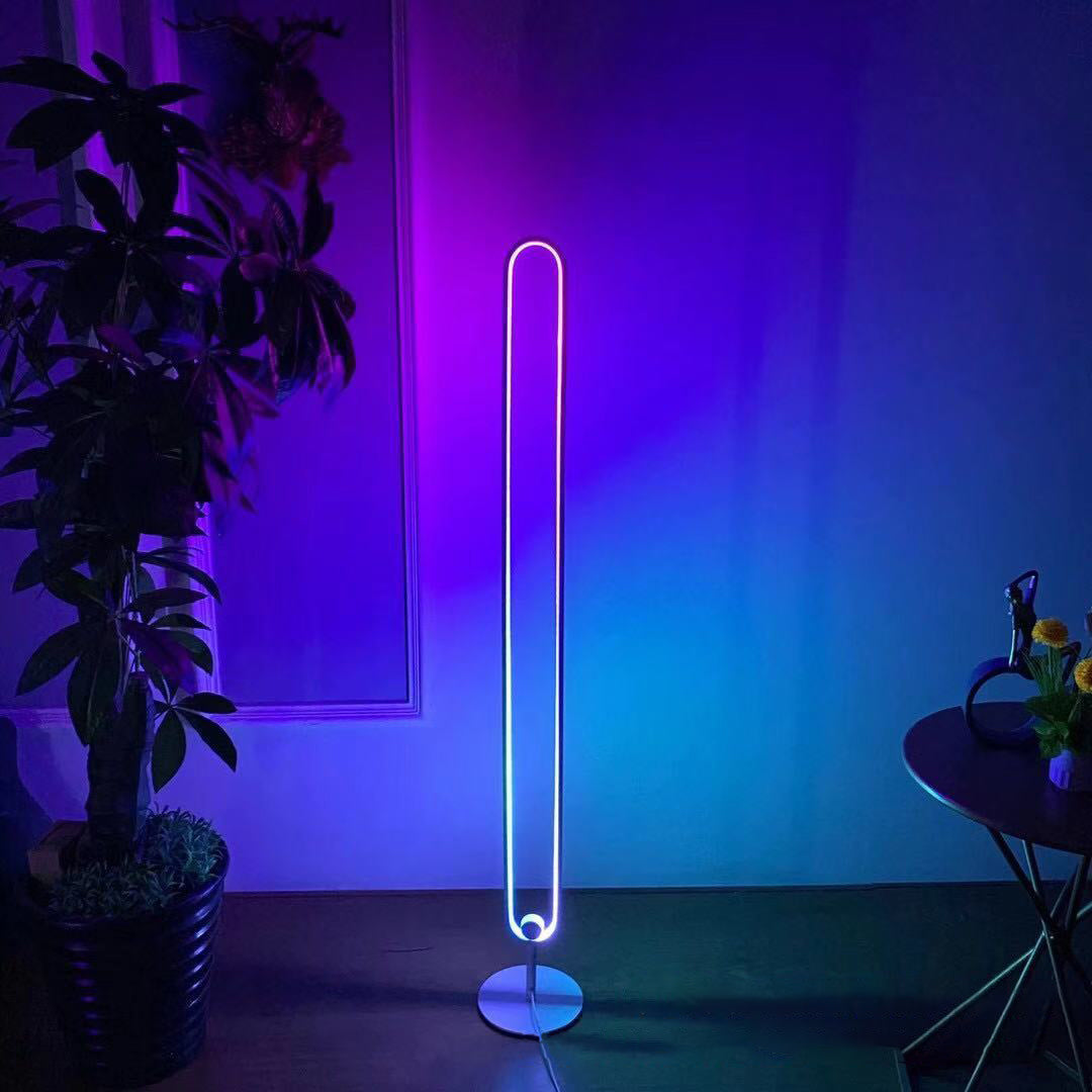 Elliptische Schlafzimmer Atmosphäre Stöbe Lampe Metall LED minimalistisch Bodenlicht in Schwarz