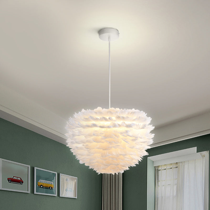 Luminaires de lustre Globe Chandelier Lampe à lustre blanche multiples moderne avec nuance de plumes