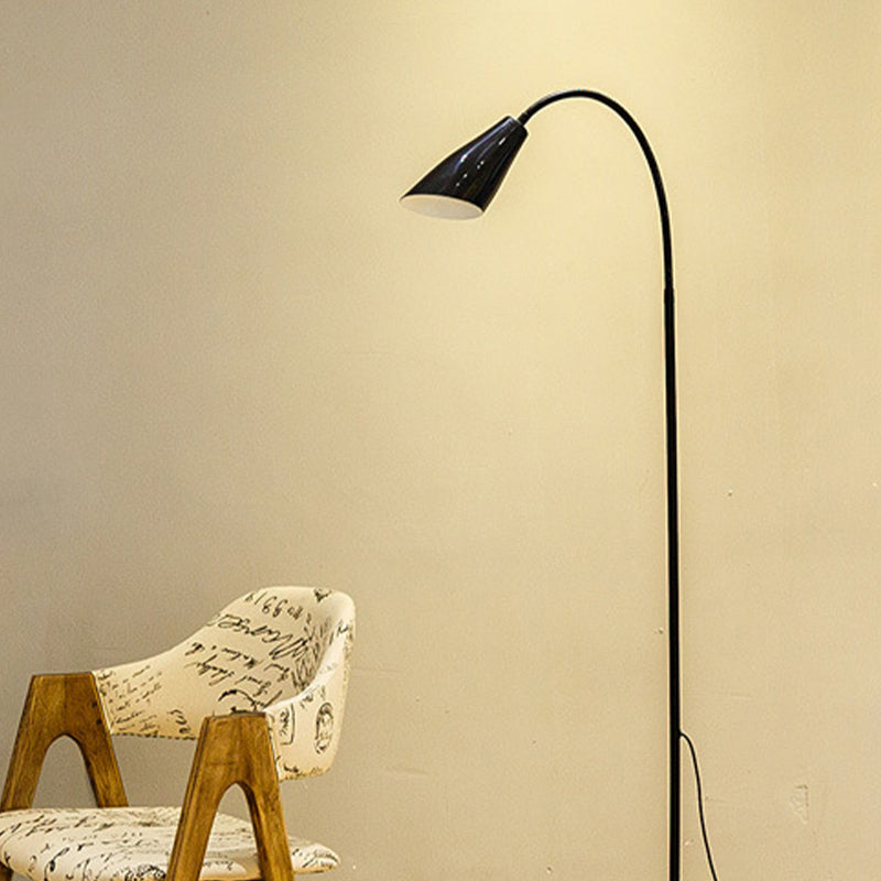 Nordic Tulip Shaped LED Floor Lamp Metal Study Room Tripod Floor Light in Black