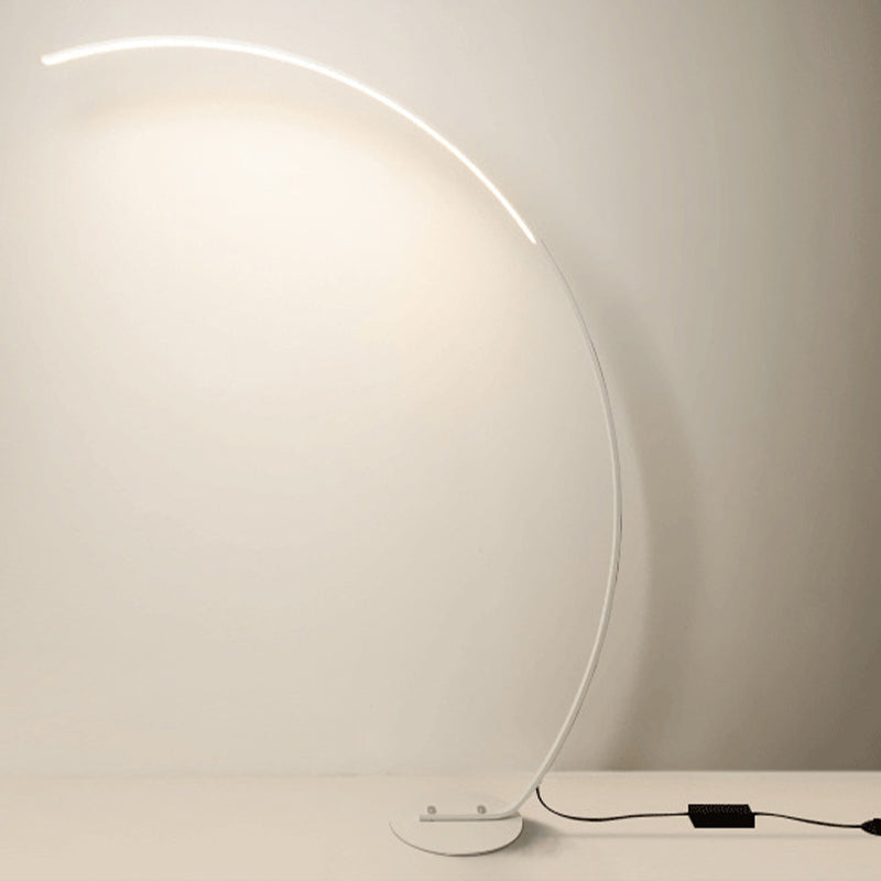 Lampadaire LED minimaliste moderne lampadaire en aluminium linéaire avec une teinte acrylique