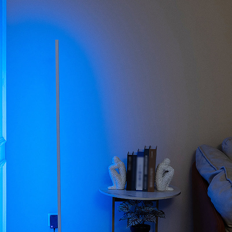 Moderne beknopte LED -vloerlamp gelakte aluminium lineaire vloerlampen met siliconen schaduw