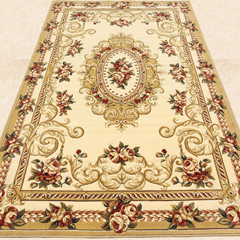 Antique Floral Design Carpet Polyester Indoor Rug Stain Resistant Area Carpet for Home Decoration