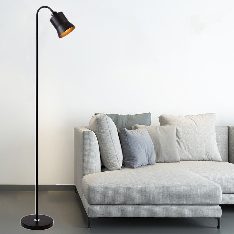 Trumpette noire mate Lumière de plancher évasée moderne 1-Light Metal Standing Light avec un bras flexible