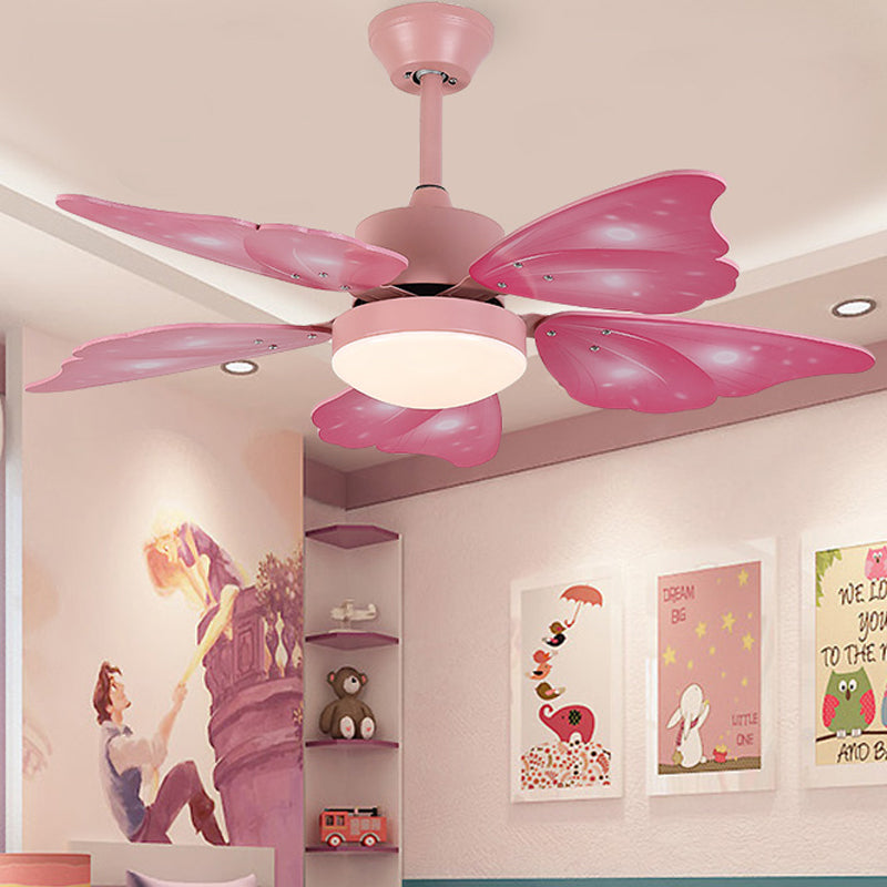 LED acrylique semi-flush Mount enfants rose / bleu 5 lames d'aile papillon chambre à coucher léger ventilateur suspendu avec mur / télécommande, 42 "de large