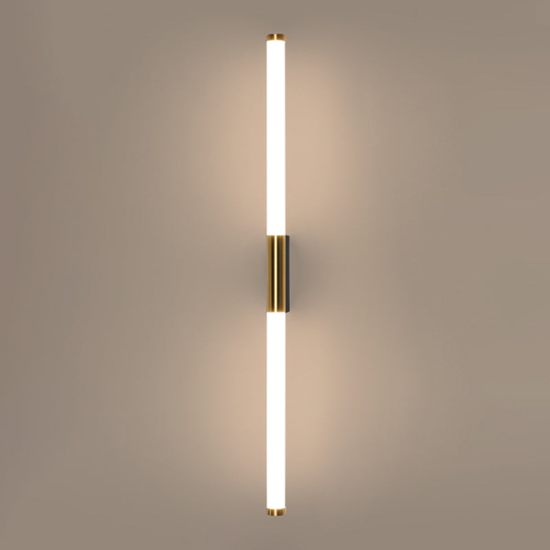 Lámpara de pared recta de metal de estilo moderno de espejo led dorado para el baño