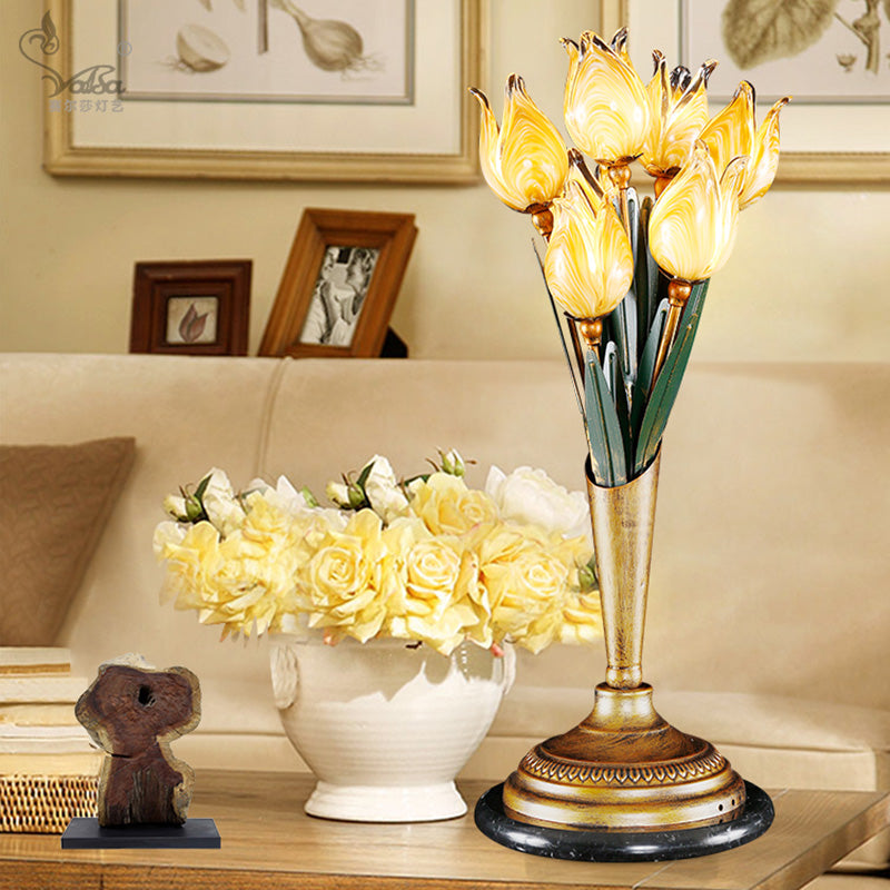 Brass 2/3/7 Heads Nightstand Lighting American Garden Metal Tulip LED Night Table Light for Living Room