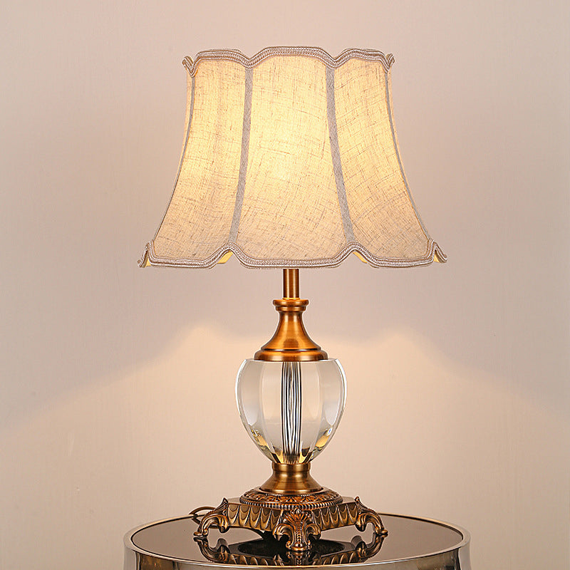 Contemporaneo 1 tavolo da testa leggero beige ampio bagliore lampada da scrivania con tonalità in tessuto