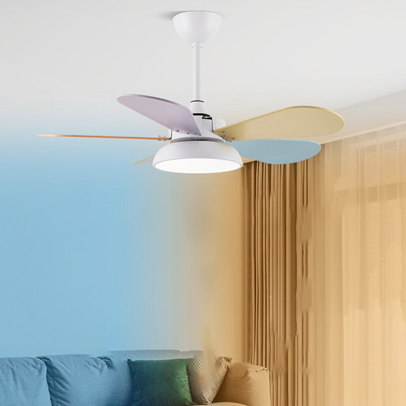 Chandelier de ventilateur en fer léger de ventilateur LED créatif pour enfants avec lame en bois colorée