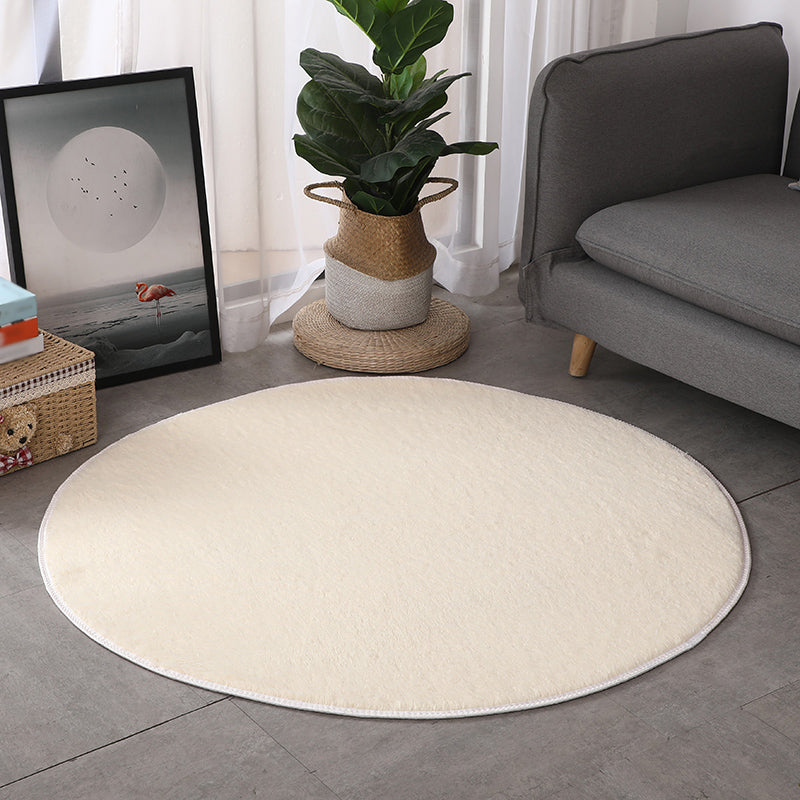 Alfombra de sala de estar blanca Área de poliéster de color sólido alfombra de área de respaldo sin deslizamiento.