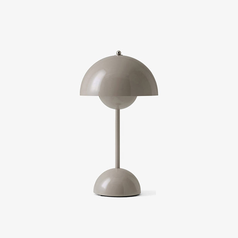 Moderner Stil Dome Night Tischlampe Metal Ein leichter Nachttischlampe