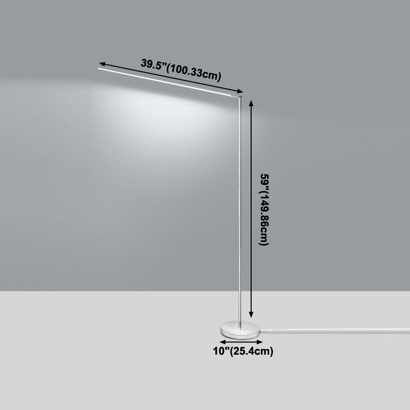 1 Leichte lineare Stehlampe zeitgenössische Metall -Standardlampen für Wohnzimmer in Silber