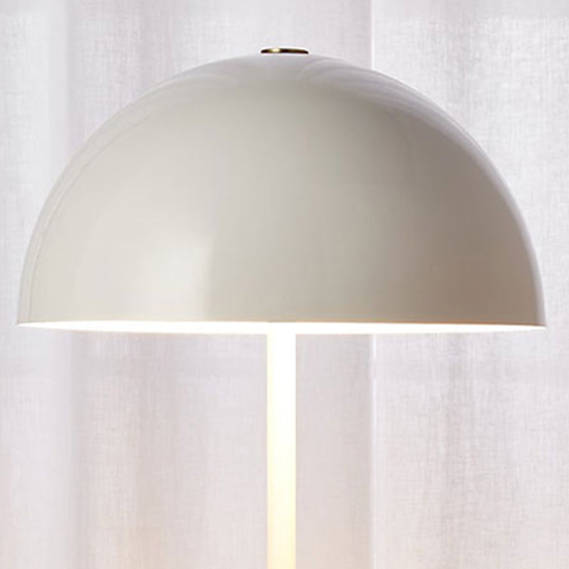 Moderne Augenpflege Tischlampe Metallic Schreibtischlampe für das Studium Schlafzimmer Wohnzimmer