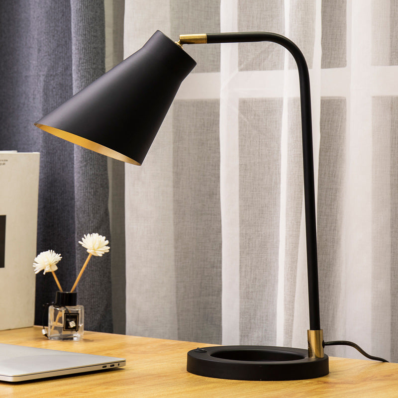 Moderne Schreibtischlampe Metallic Tischbeleuchtung für das Studium Schlafzimmer Wohnzimmer