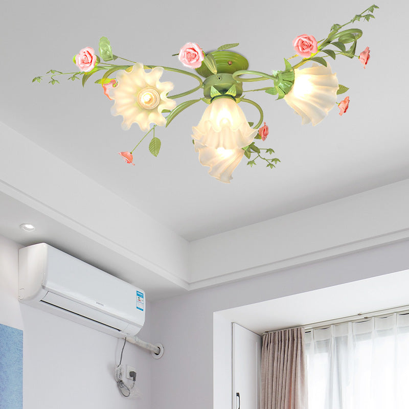 Metal White/Green Techo Accesorio Chisoteado 4 Bulbos Pastoral Flower Semi Flush Light para dormitorio