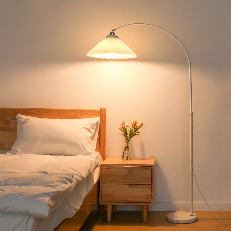 1 leichte Kegelstehlampen Modernismus Stoff Standard Lampe für Wohnzimmer