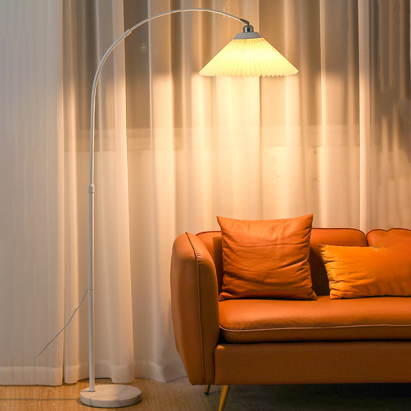 1 leichte Kegelstehlampen Modernismus Stoff Standard Lampe für Wohnzimmer